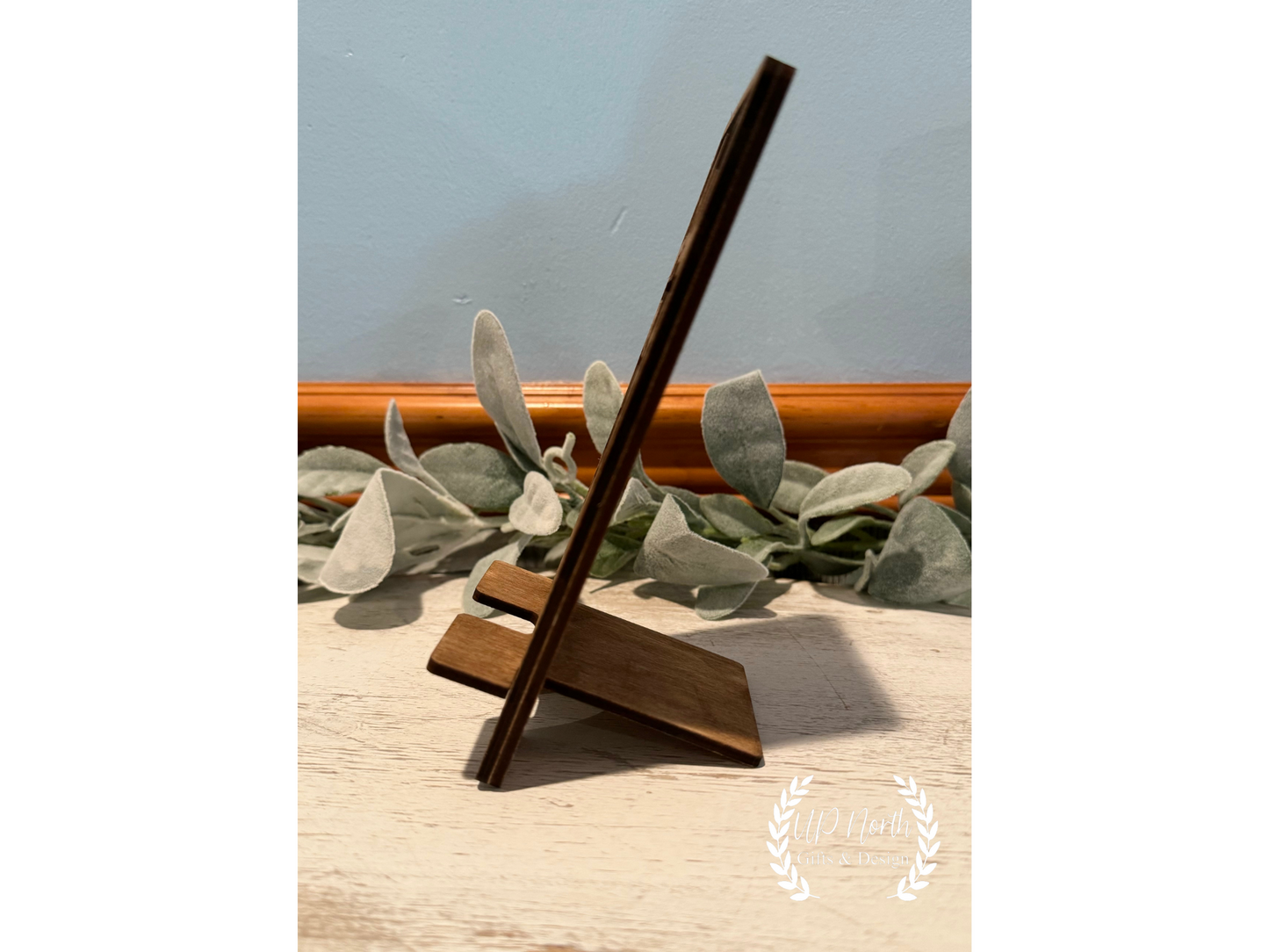 Rose Pattern Wooden Phone Stand With Charging Spot